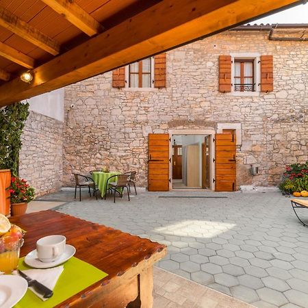 Apartment Malia Kaštelir Dış mekan fotoğraf