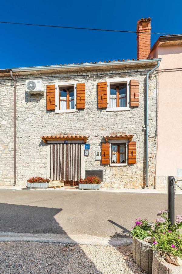 Apartment Malia Kaštelir Dış mekan fotoğraf