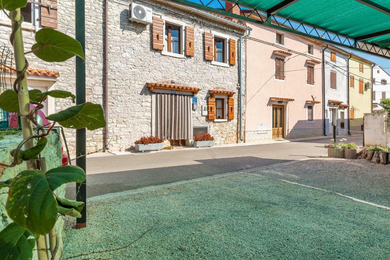 Apartment Malia Kaštelir Dış mekan fotoğraf